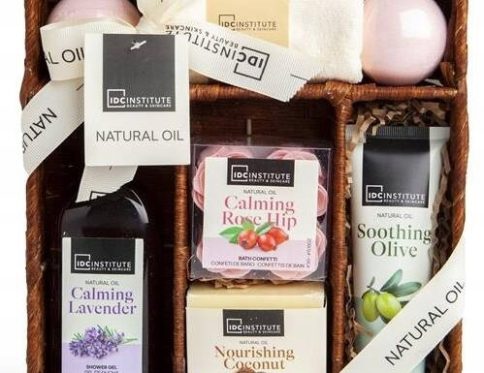 ZESTAW KOSMETYKÓW Żel mydło konfetti balsam kule i ręcznik do ciała