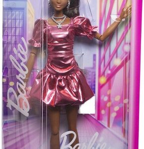 Barbie Deluxe Style Lalka JFP41 SUKIENKA Z METALICZNYM POŁYSKIEM