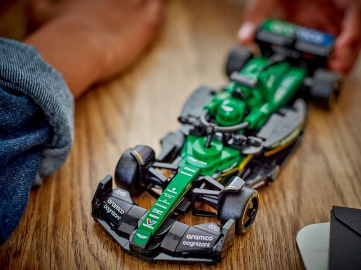 LEGO-Speed-Champions-77245-Bolid-F1-Aston-Martin-Aramco-AMR24-Numer-produktu-77245