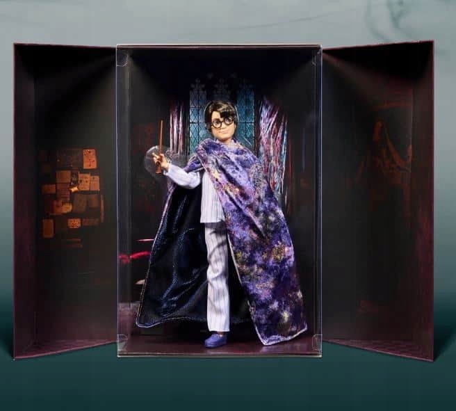 HARRY-POTTER-LALKA-KOLEKCJONERSKA-EXCLUSIVE-DESING-DLA-FANOW-HND81-Informacje-dot-bezpieczenstwa-i-zgodnosci-produktu-Nie-nadaje-sie-dla-dzieci-w-wieku-ponizej-36-miesiecy